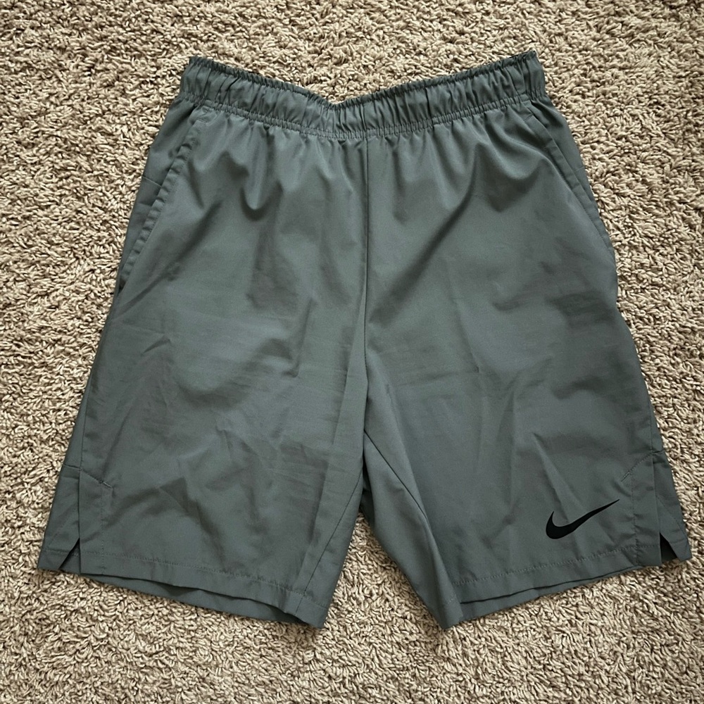 Nike Men's Grey Athletic Shorts